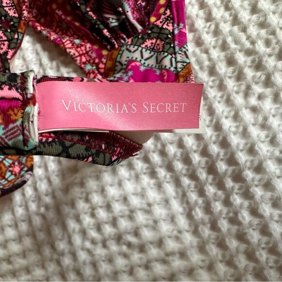 Victoria’s Secret padded bikini top, multi-color in size small petite - Picture 3 of 4